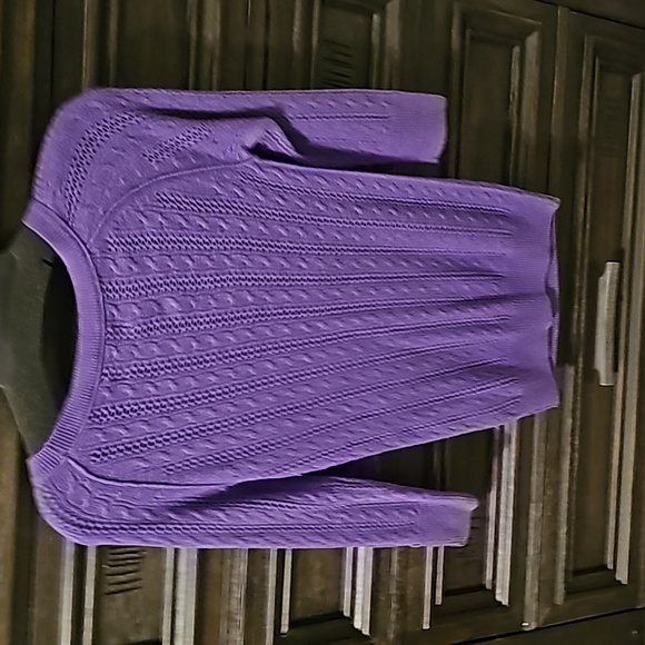 Ladies‎ American Eagle Sweater - Picture 2 of 5